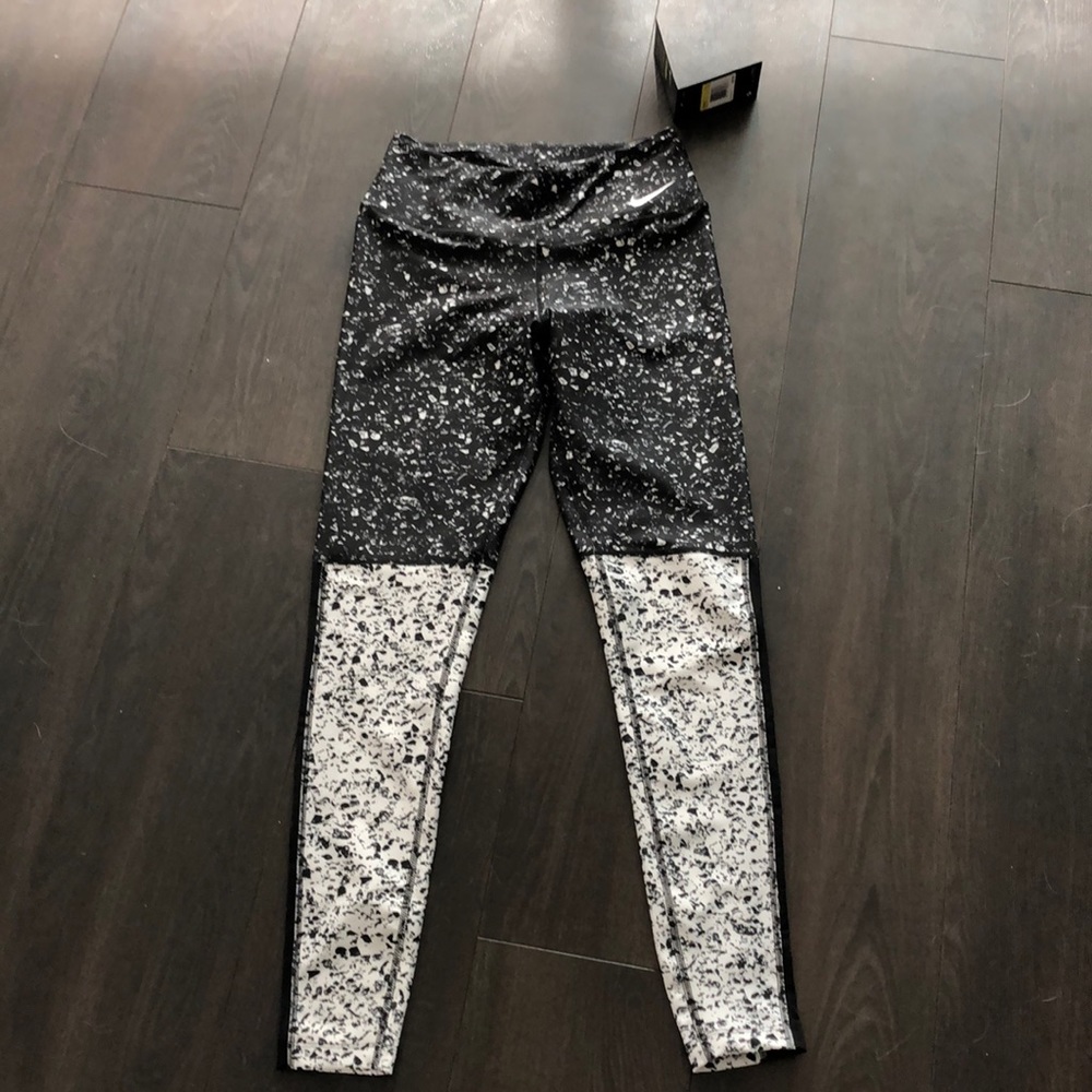 New nike black and white speckled legging